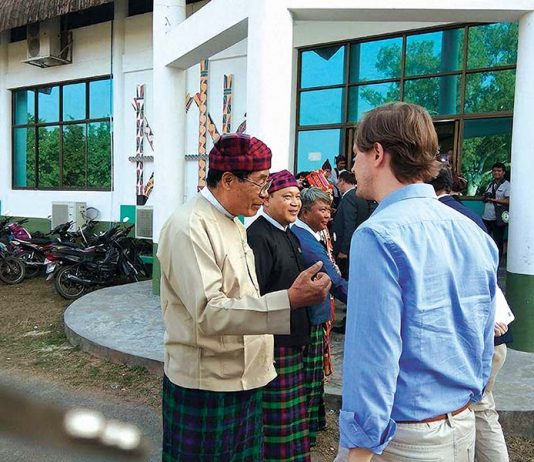 EU ကိုယ္စားလွယ္မ်ားႏွင့္ ကခ်င္ပါတီမ်ား ေတြ႔ဆုံ