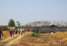 ၀ိုင္းေမာ္ၿမိဳ႕နယ္မွ ေဒသခံမ်ားက တ႐ုတ္ငွက္ေပ်ာစိုက္ပ်ိဳးေရးကုမၸဏီကို ေမာင္းထုတ္ မ်ိဳးဆက္ၾကယ္ပြင့္ကုမၸဏီ ၏ တစ္သွ်ူးငွက္ေပ်ာစိုက္ပ်ိဳးေရး