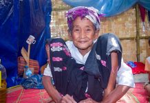 တိုက္ပြဲေၾကာင့္ ေတာတြင္းမွ ျမစ္ႀကီးနားၿမိဳ႕ေပၚသို႔ စြန္႔စြန္႔စားစားထြက္ေျပးလာၾကသူမ်ား kachinn idps