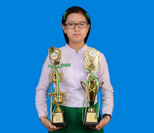 ကချင်ပြည်နယ်တွင် အမှတ်အများဆုံး ဘာသာစုံဂုဏ်ထူးရှင်နှင့် တွေ့ဆုံခြင်း မသန္းသန္းဆင့္ ကခ်င္ျပည္နယ္အမွတ္အမ်ားဆံုး