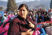 စစ်ရှောင်ပြည်သူတွေကို ထောက်ပံ့နေတဲ့ ဒေါ်လဖိုင်နန်ပရီနှင့်တွေ့ဆုံခြင်း nangpri-intervie-(2)