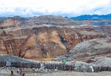 အရှင်လတ်လတ် မြေစာပုံအောက် ရောက်သွားသော ဘဝများ Hpakant မြေပြို