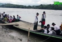 အသက်ကယ်အင်္ကျီမပါဘဲ စက်လှေ နဲ့ တစ်ဖက်ကမ်းကို ကျောင်းသွားနေရတဲ့ မလိယန် ၊ ခန်းဘူရွာ က ကျောင်းသူ ကျောင်းသားများ aung myin thar students