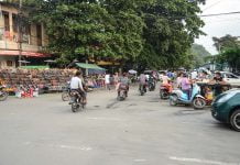ညဈေးတန်းနေရာ လမ်းခင်းမည်ဖြစ်၍ ဆိုင်ခန်းအချို့ နေရာရွှေ့ပြောင်းမည် Myitkyina Night-Bazza