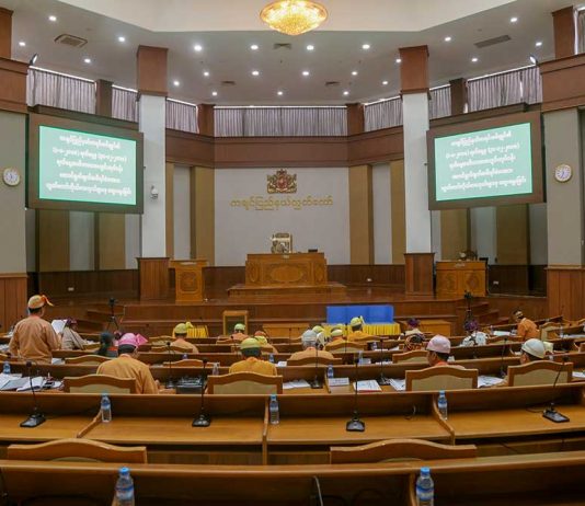 ၀န်ကြီးများ၏ လက်တွေ့မဆန်သော အဖြေကို မေးခွန်းရှင် လွှတ်တော်အမတ်များ အားမရ