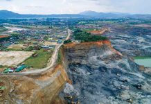 ကျောက်စိမ်းကျောက်မျက် အရှုပ်တော်ပုံ