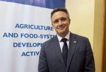 အမေရိကန်နိုင်ငံတကာဖွံ့ဖြိုးရေးအေဂျင်စီ (USAID)မှ ညှိနှိုင်းရေးမှူး Matt Curtis နှင့် ကချင်ပြည်နယ်တွင် ၎င်းတို့ဝင်ရောက်လုပ်ကိုင်မည့် စိုက်ပျိုးရေးနှင့် အစားအစာထုတ်ကုန် စနစ်ဖွံ့ဖြိုးမှု စီမံကိန်းနှင့်ပတ်သက်၍ မေးမြန်းခြင်း (USAID)မှ ညှိနှိုင်းရေးမှူး Matt Curtis