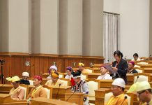 ၀န်ကြီးများအနေဖြင့် အောက်ခြေဝန်ထမ်းများမှ သနပ်ခါးလိမ်း၊ ရေမွှေးဆွတ်ပြီး ပို့လိုက်သည့် အဖြေများကို လွှတ်တော်အတွင်း လာရောက် ဖတ်ခြင်းမျိုးမပြုလုပ်ရန် ဆော့လော်အမတ် အဆိုတင် ဒေါ်ခေါမာဝူ