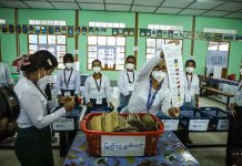 ပြည်ထောင်စုရွေးကောက်ပွဲကော်မရှင် ပွင့်လင်းမြင်သာမှုအားနည်းဟု ဥပဒေပညာရှင်နှင့် တိုင်းရင်းသားပါတီခေါင်းဆောင်များ သုံးသပ်