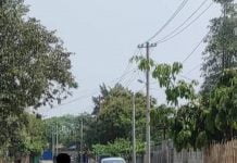 မိုးညှင်းမြို့က ဆိုင်ကယ်သပိတ်အား အရပ်ဝတ်စုံဝတ်ဆင်ထားသည့်ရဲများက အိမ်စီးကားဖြင့်လိုက်လံဖမ်းဆီးခဲ့သဖြင့် လူငယ်တစ်ဦးဖမ်းဆီးခံရ။