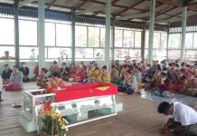 ဗန်းမော်မြို့တွင် အာဏာသိမ်းစစ်ကောင်စီက ရပ်ကွက်ထဲဝင်ပစ်မှုကြောင့် သေဆုံးခဲ့သူ၏ နာရေး ကျင်းပ