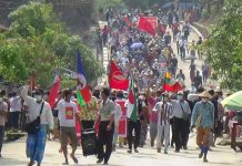 ပစ်ခတ်ဖြိုခွင်းမှုများ ရှိနေသော်လည်း ဖားကန့်သပိတ်စစ်ကြောင်း ဆက်လက်ဆန္ဒထုတ်ဖော်