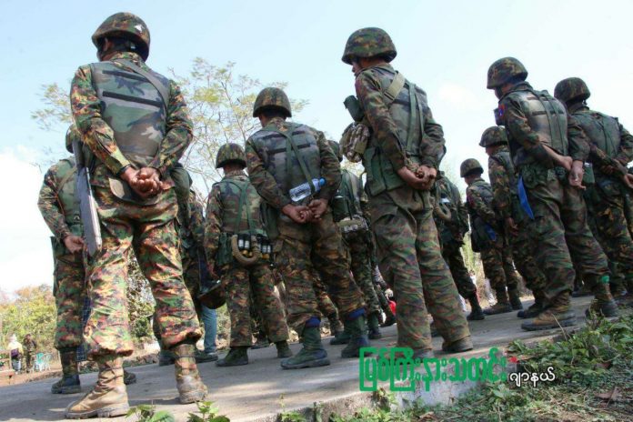 စစ်ကောင်စီတပ်သားများ စစ်ကောင်စီတပ်သားများ