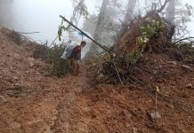 မဂွေဇ- ခေါင်လန်ဖူး လမ်းတစ်လျှောက် မြေပြိုနေခြင်းကြောင့် သွား/လာရေး အခက်တွေ့ မဂွေဇ- ခေါင်လန်ဖူး လမ်း