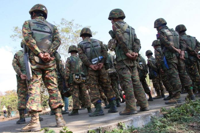 စစ်ကောင်စီ-စစ်သားများ