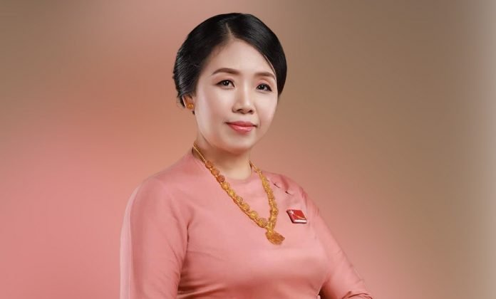 ဒေါ်-သက်ထားနှောင်း ပြည်နယ်လွှတ်တော်ကိုယ်စားလှယ် ဒေါ်သက်ထားနှောင်း