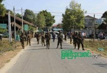 မိုးမောက်မြို့နယ်ထဲကို စစ်ကောင်စီအင်အား တိုးချဲ့ဝင်ရောက်မှုတွေရှိနေပြီး စစ်ရေးတင်းမာမှုတွေ ရှိလာတာကြောင့် ဒေသခံအချို့ တိမ်းရှောင်နေရ မြန်မာစစ်တပ်