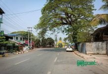 ဗန်းမော်မြို့တွင် အအေးထိုင်သောက်နေသည့် လူငယ်နှစ်ဦးကို စစ်ကောင်စီဖမ်းဆီး စွမ်းမေတ္တာဆေးရုံရှေ့ တစ်နေရာ