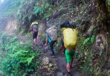 စားနပ်ရိက္ခာအတွက် အချိန်တစ်ပတ်ကြာ စွန့်စားသွားလာကြရတဲ့ မြန်မာပြည်မြောက်ပိုင်း ခေါင်လန်ဖူးဒေသက ဘဝများ မြန်မာပြည်မြောက်ပိုင်း ခေါင်လန်ဖူးဒေသက ဘဝများ