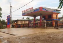 တနိုင်းမြို့ရှိ စက်သုံးဆီပန့်အရောင်းဆိုင်ကြီးများ ပိတ်ထားပြီး တစ်ဂါလံ ကျပ် ၄၀,၀၀၀ ပေးဝယ်နေရ