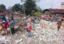 တိုက်ပွဲကြောင့် ထိခိုက်ပျက်စီးသွားတဲ့ နမ့်ဖတ်ကာကျေးရွာက နေအိမ်တွေ ပြန်လည်ပြုပြင်ဖို့ အခက်အခဲဖြစ်နေ