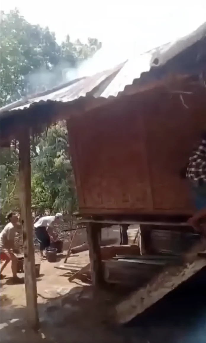 လက်နက်ကြီးကြောင့်နေအိမ်မီးလောင်