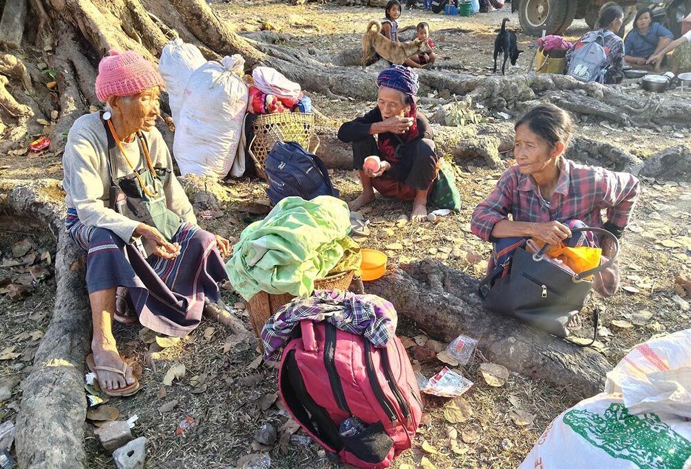 အောင်မြေ(၂)ကျေးရွာကစစ်ဘေးရှောင်များ