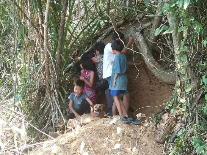 ဝူယန်ခါနန်ကျေးရွာ