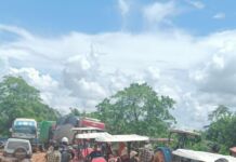 မြစ်ကြီးနား-တနိုင်းလမ်း ပျက်စီးနေပြီး ခရီးသည်တစ်ဦးကို ကားခသိန်းချီပေးပြီး သွားလာနေရ