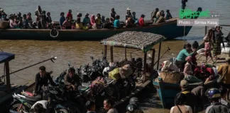 လေယာဉ်ဗုံးဒဏ်တွေကြား လိုင်ဇာဘက်ကို ခက်ခက်ခဲခဲ ထွက်ပြေးတိမ်းရှောင်ခဲ့ရတဲ့ ဗန်းမော်စစ်ရှောင်တွေ ငွေကြေးနဲ့ နေရာထိုင်ခင်း အခက်ကြုံ။