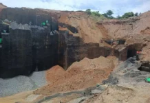 ဖားကန့်မှာမြေစာပုံပြိုကျတာကြောင့် ရေမဆေး ၂ ဦး သေဆုံး