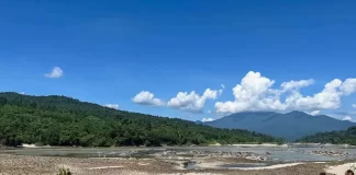 မြစ်ဆုံစစ်စီမံကိန်းအလိုမရှိကြောင်း ဧရာဝတီမြစ်ကမ်းဘေး တစ်နေရာမှာ ဆန္ဒထုတ်ဖော်