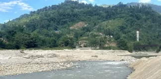 ချီဖွေမြို့အနီး သဲကျောက်တူးဖော်ရေးကြောင်းပြ ရွှေတူးဖော်နေမှုကို အမြန်ဆုံးရပ်တန့်ပေးဖို့ ဒေသခံတွေတောင်းဆို