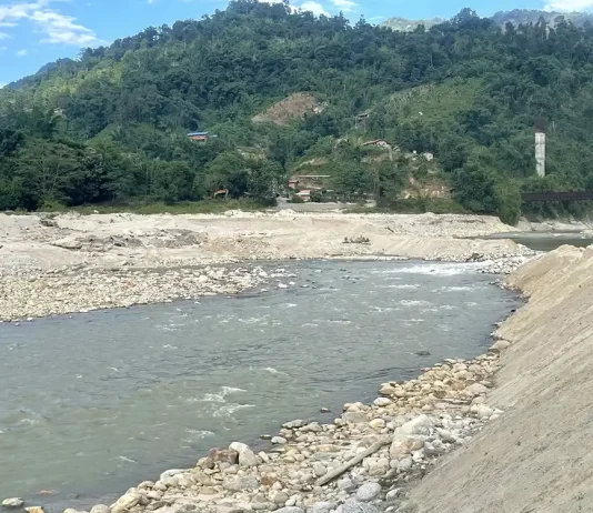 ချီဖွေမြို့အနီး သဲကျောက်တူးဖော်ရေးကြောင်းပြ ရွှေတူးဖော်နေမှုကို အမြန်ဆုံးရပ်တန့်ပေးဖို့ ဒေသခံတွေတောင်းဆို